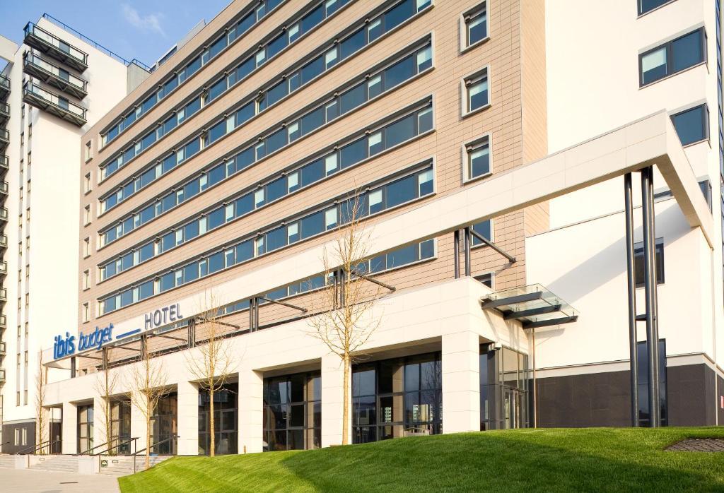 Ibis Budget Leeds Centre Crown Point Road Exterior foto